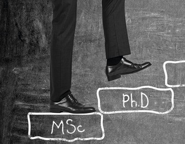 Вітаємо з отриманням диплому доктора філософії!